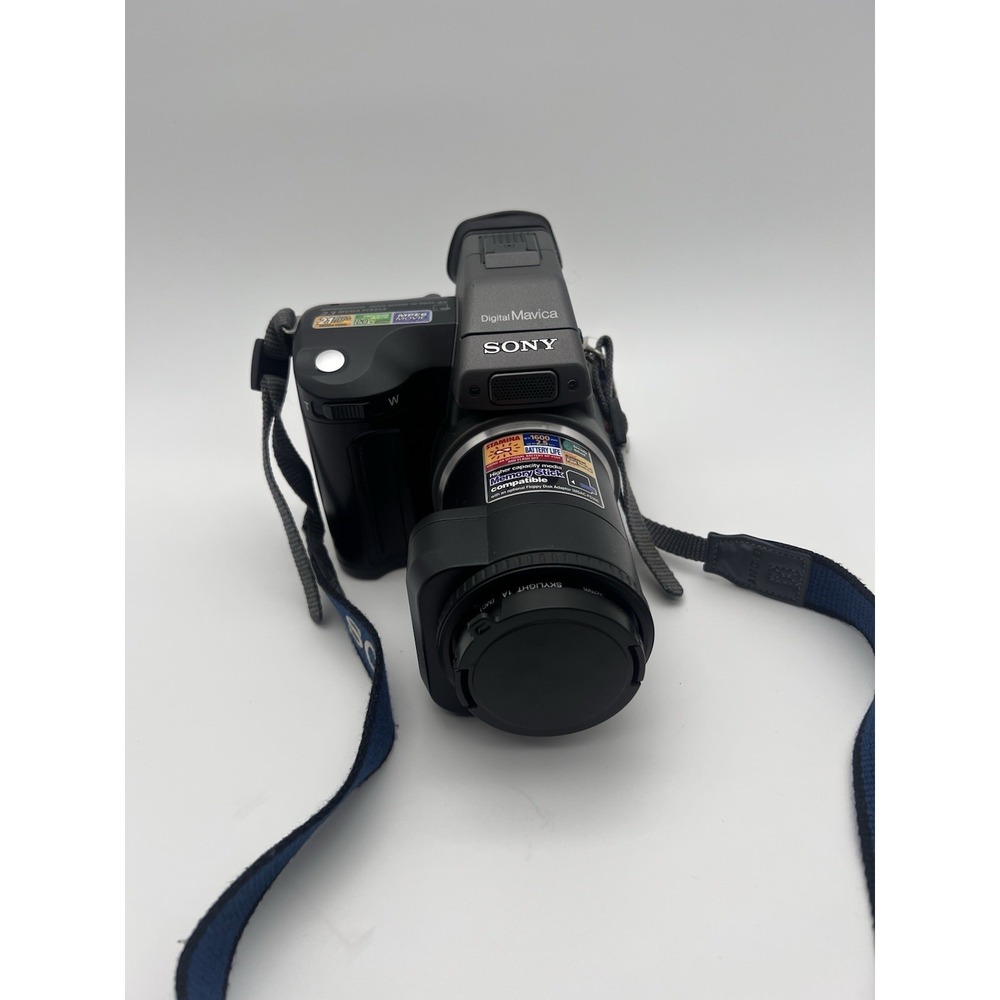 Sony Mavica MVC-FD95 2.1MP Digital Camera - Black & Metallic gray - Picture 2 of 9